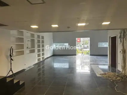 Office 190m<sup>2</sup> for rent photo 2