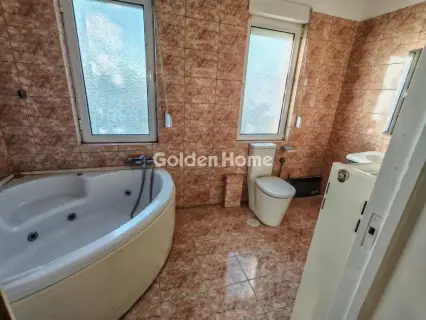 Floor Apartment 156m<sup>2</sup> for rent photo 5268459