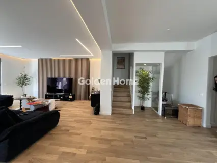 Independent Maisonette 440m<sup>2</sup> for rent photo 3