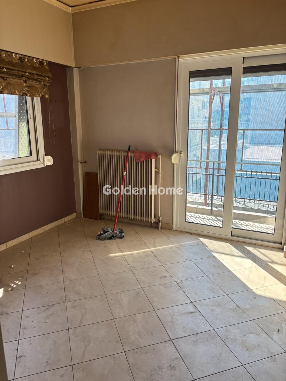 apartment in Dafni — Photo 2 of 11
