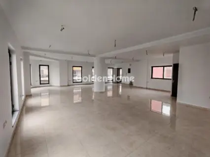 Office 125m<sup>2</sup> for rent photo 2