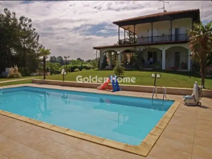 House 300m<sup>2</sup> for sale photo 3