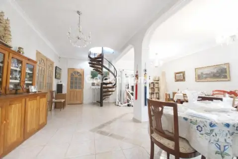 Μονοκατοικία 350τ.μ. προς πώληση φωτογραφία 2