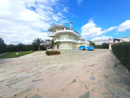 House 490m<sup>2</sup> for rent photo 5306726