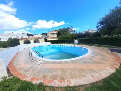 House 490m<sup>2</sup> for rent photo 5306725