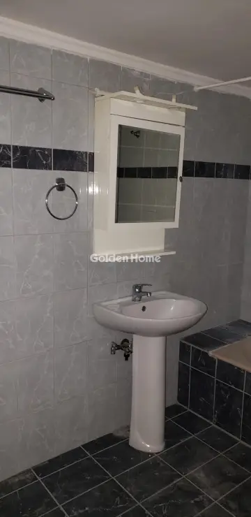 Floor Apartment 100m<sup>2</sup> for rent photo 5305114