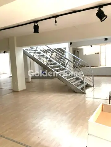 Store 150m<sup>2</sup> for rent photo 4