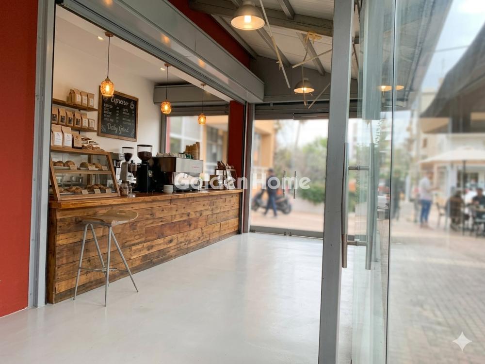 Store 390m<sup>2</sup> for rent display photo