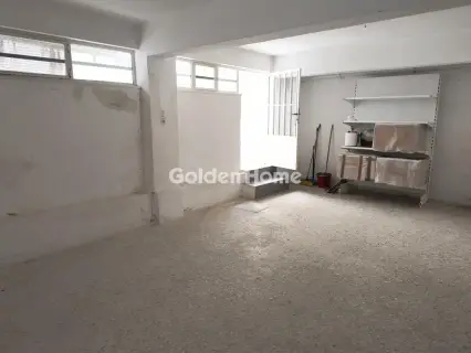 Store 72m<sup>2</sup> for rent photo 3