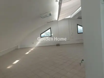 Office 140m<sup>2</sup> for rent photo 3