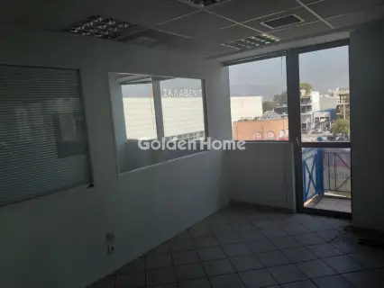 Office 180m<sup>2</sup> for rent photo 3