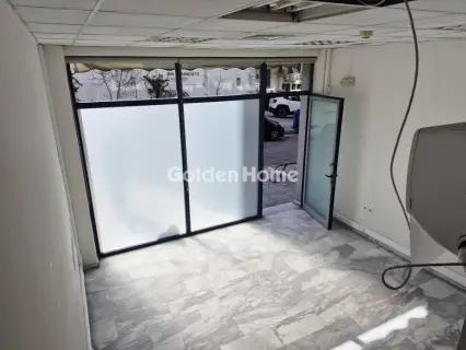 Store 52m<sup>2</sup> for rent photo 1