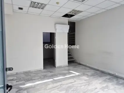 Store 52m<sup>2</sup> for rent photo 3