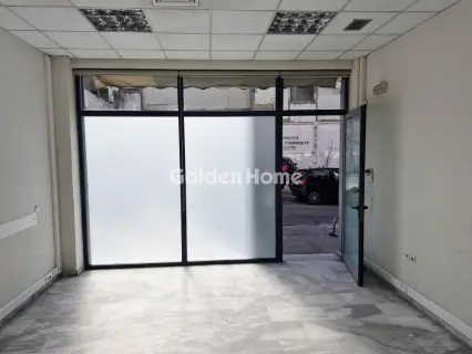 Store 52m<sup>2</sup> for rent photo 2