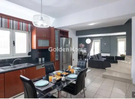 Independent Maisonette 210m<sup>2</sup> for sale photo 1