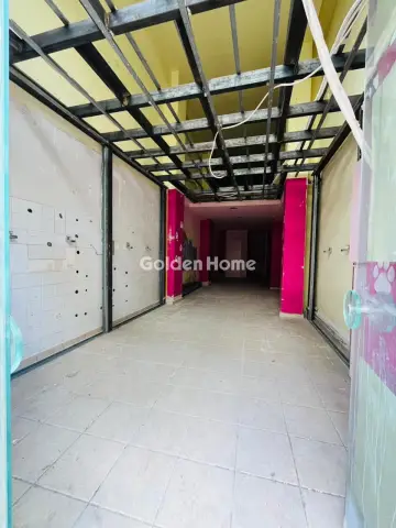 Store 58m<sup>2</sup> for rent photo 2