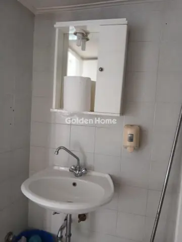 Store 63m<sup>2</sup> for rent photo 9