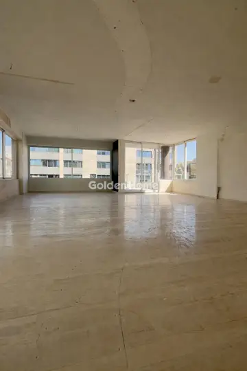 Office 110m<sup>2</sup> for rent photo 3