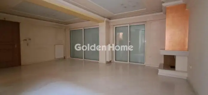 Independent Maisonette 236m<sup>2</sup> for sale photo 2