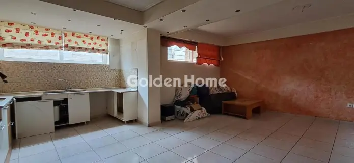 Independent Maisonette 236m<sup>2</sup> for sale photo 5