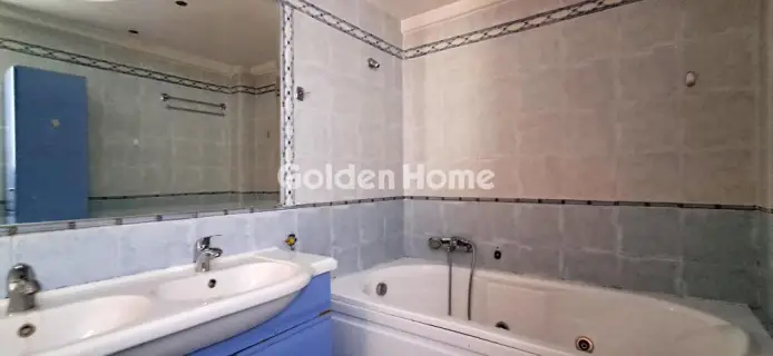 Independent Maisonette 236m<sup>2</sup> for sale photo 13