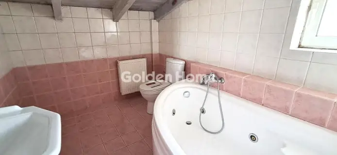 Independent Maisonette 236m<sup>2</sup> for sale photo 14