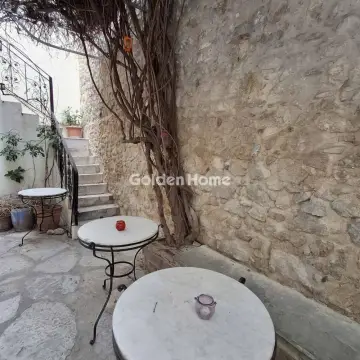 House 210m<sup>2</sup> for rent photo 10