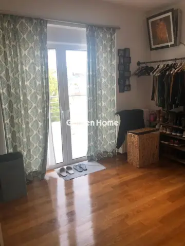 Independent Maisonette 215m<sup>2</sup> for sale photo 4