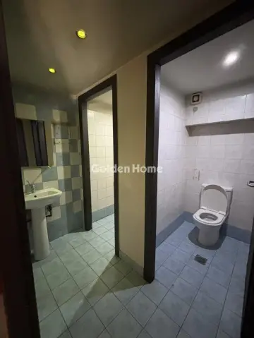 Store 128m<sup>2</sup> for rent photo 21