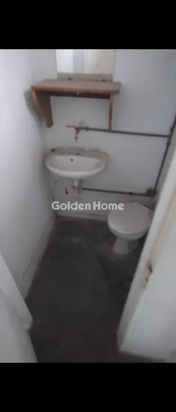 Store 28m<sup>2</sup> for rent photo 4