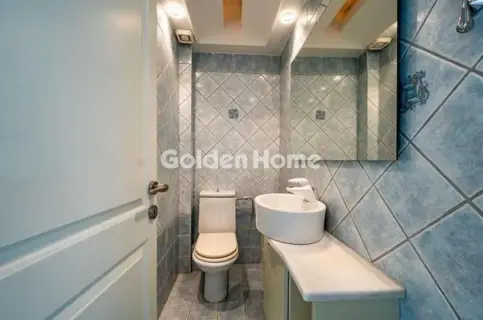 Independent Maisonette 323m<sup>2</sup> for sale photo 5358463