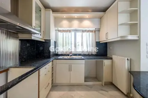 Independent Maisonette 323m<sup>2</sup> for sale photo 10