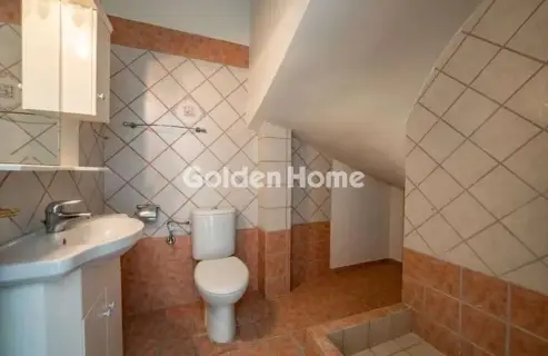 Independent Maisonette 323m<sup>2</sup> for sale photo 5358455