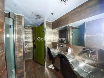 店铺 216m<sup>2</sup> for sale photo 5363668