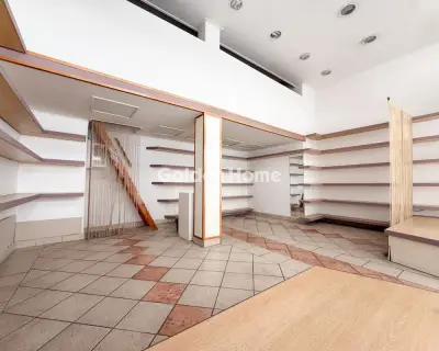 店铺 35m<sup>2</sup> for rent photo 1