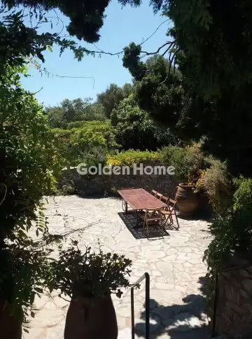 House 160m<sup>2</sup> for rent photo 5370067