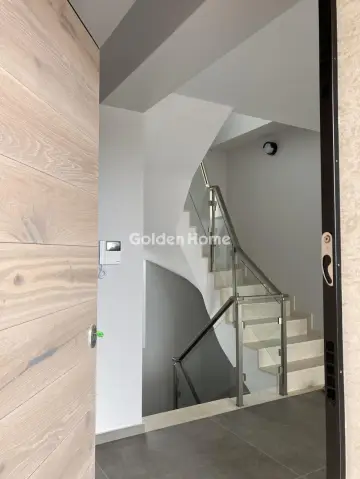 Maisonette Attached 201m<sup>2</sup> for rent photo 5372691