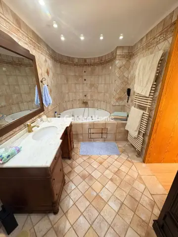 独立复式小屋 380m<sup>2</sup> for sale photo 9