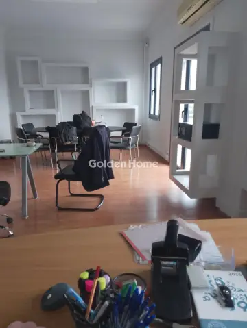 Office 200m<sup>2</sup> for rent photo 1