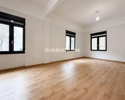 Office 140m<sup>2</sup> for rent photo 2