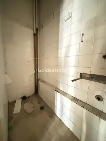 Store 136m<sup>2</sup> for rent photo 5386526