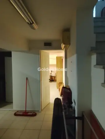 Store 42m<sup>2</sup> for rent photo 13