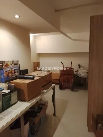 Store 42m<sup>2</sup> for rent photo 14