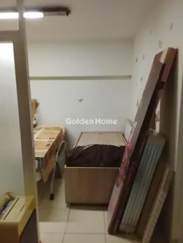 Store 42m<sup>2</sup> for rent photo 22