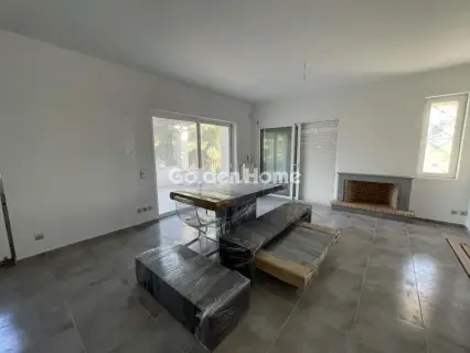 Maisonette Attached 210m<sup>2</sup> for sale photo 1