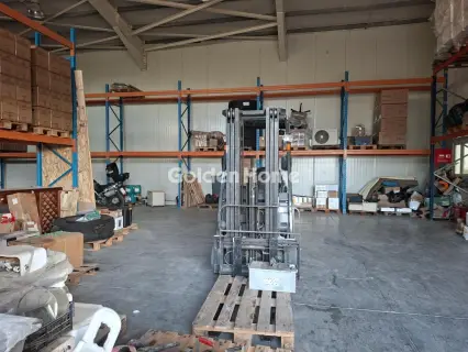 Warehouse 180m<sup>2</sup> for rent photo 2