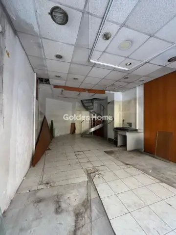 Store 44m<sup>2</sup> for rent photo 4