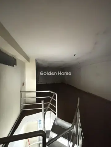 Store 44m<sup>2</sup> for rent photo 8