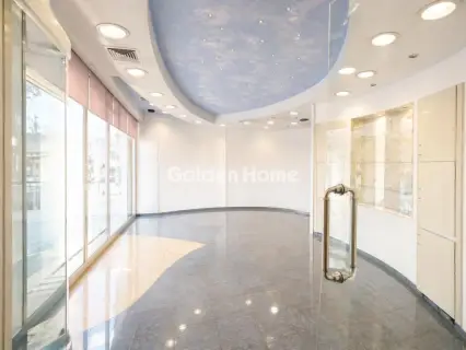 店铺 65m<sup>2</sup> for sale photo 1