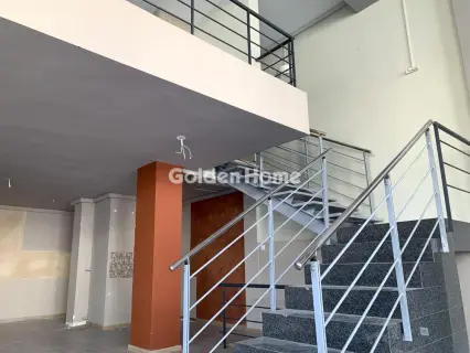 店铺 220m<sup>2</sup> for sale photo 2